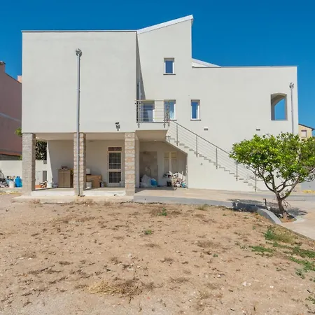 Dream House 3*